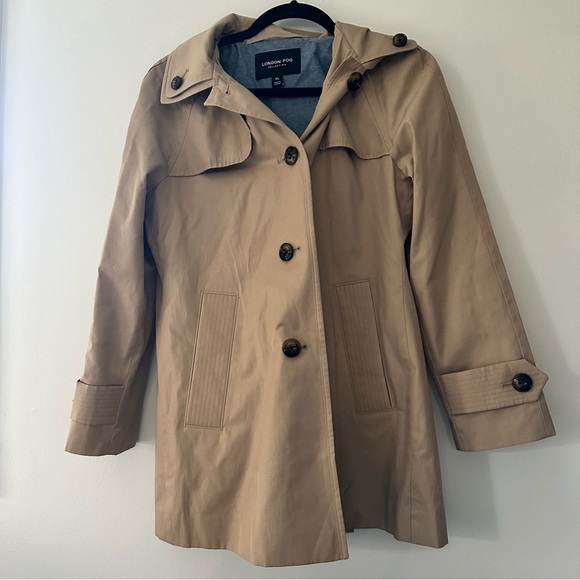 Women’s London fog collection single breasted tan hood trench coat petite small - Picture 2 of 3